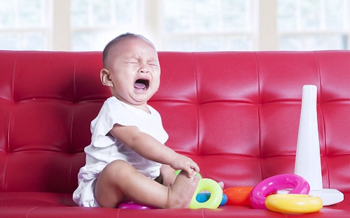 媽媽一離開就哭，寶寶有分離焦慮該怎么辦？